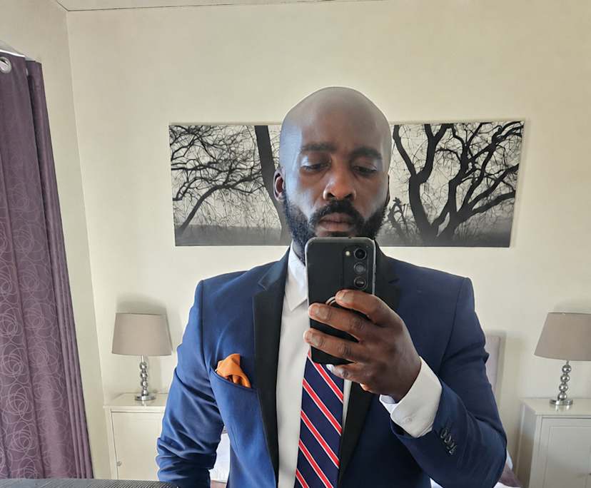 Oyin (30), $300, Non-smoker, No pets, and No children