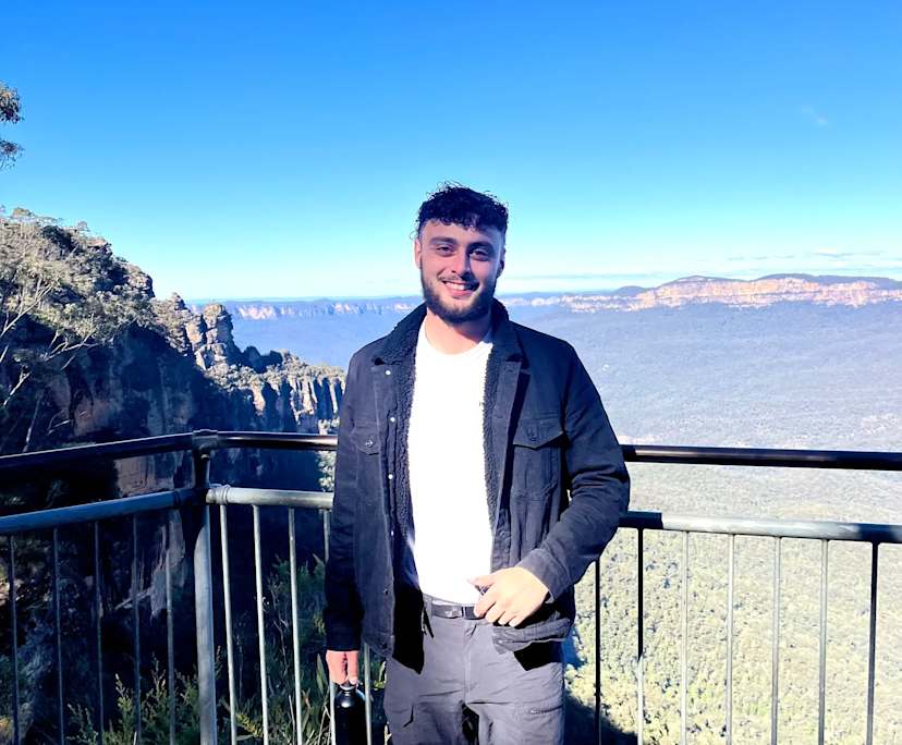 Mike (27), $350, Non-smoker, No pets, and No children