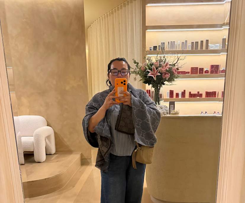 Elena (42), $300, Non-smoker, No pets, and No children