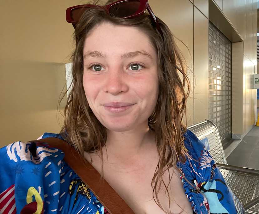 Tess (19), $200, Non-smoker, No pets, and No children