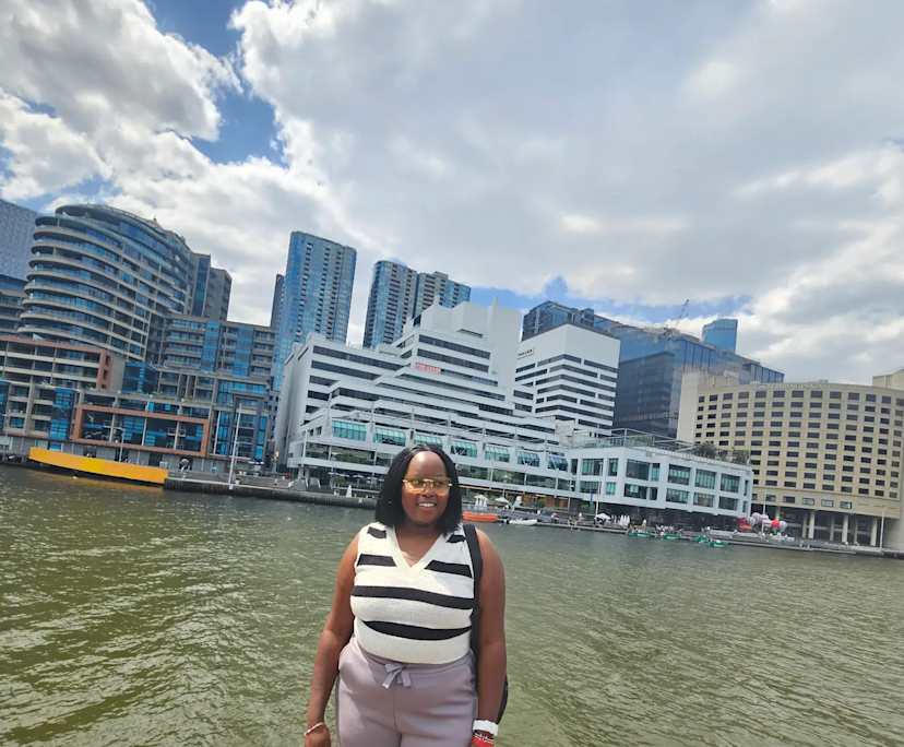 Gertrude Langat (29), $500, Non-smoker, Have children, and No pets