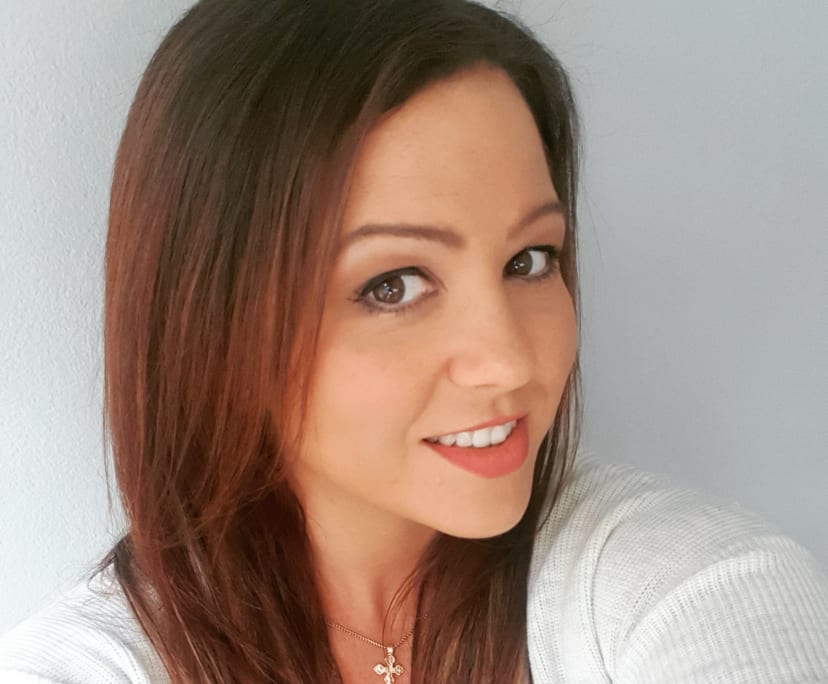 Ashley (32), $300, Non-smoker, No pets, and No children