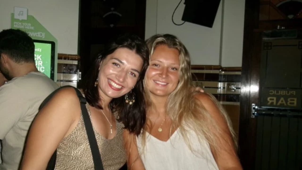 Issie & Macey