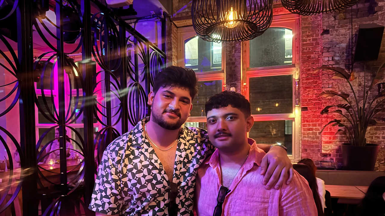AK & Yav