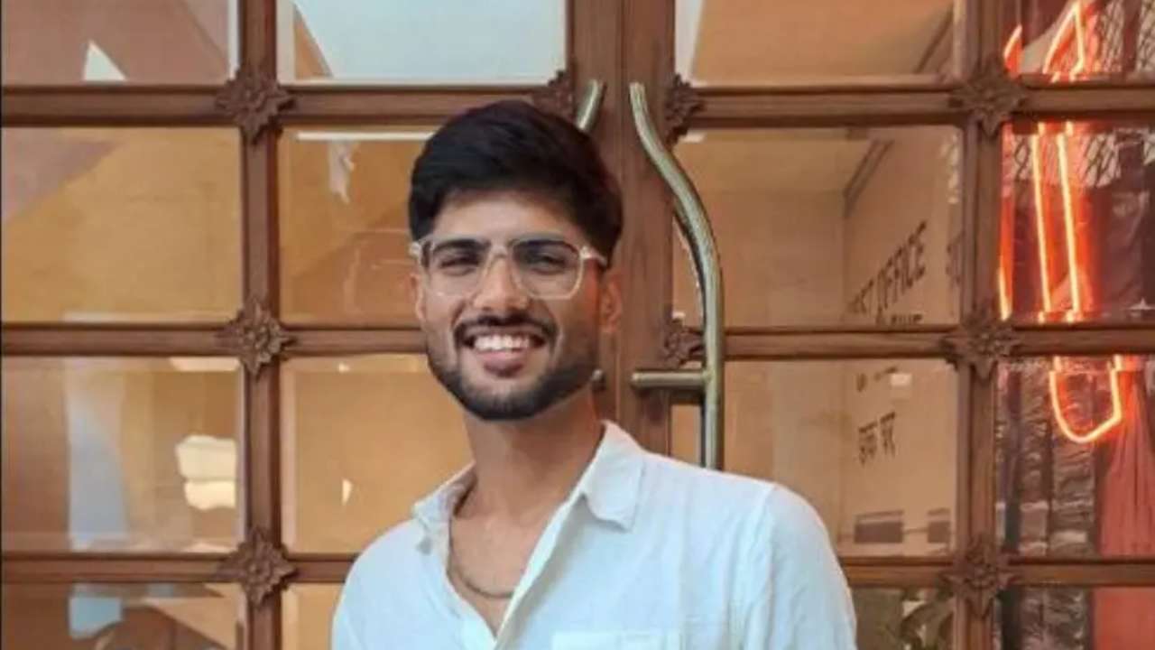 YASH MAKKAR