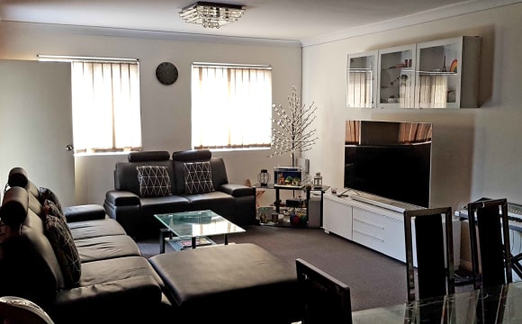 Furnished room in a flatshare