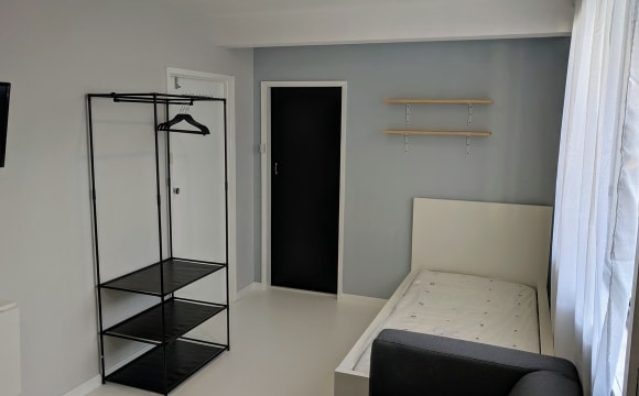Furnished room with own bathroom