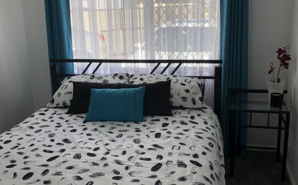 Room in a share house