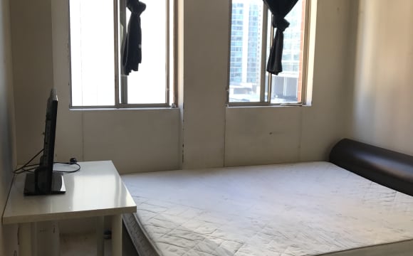 Furnished room in a flatshare