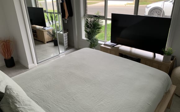 Unfurnished room in a flatshare