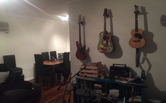 Room in a share house