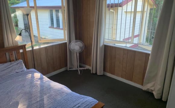 Room in a share house