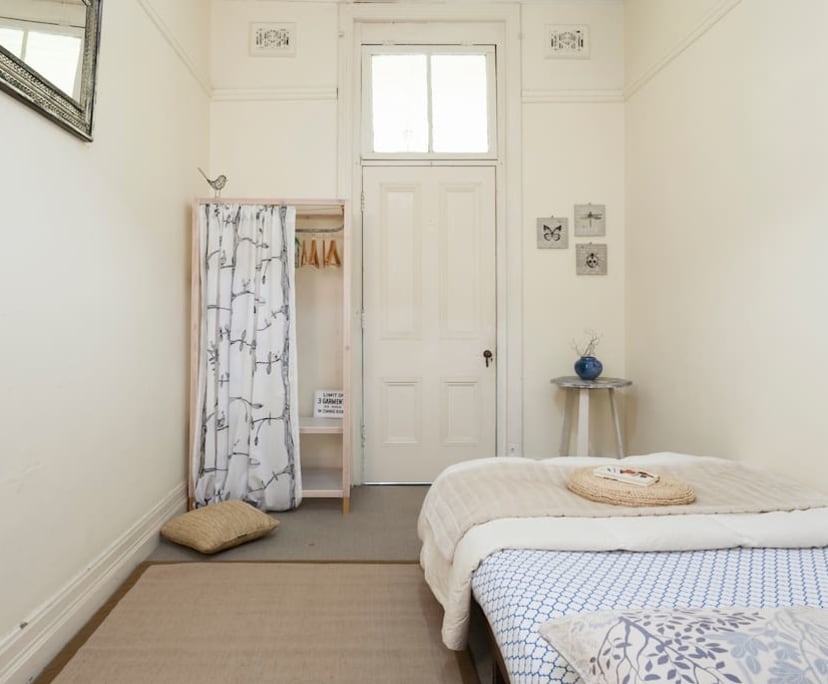 Furnished room in a flatshare