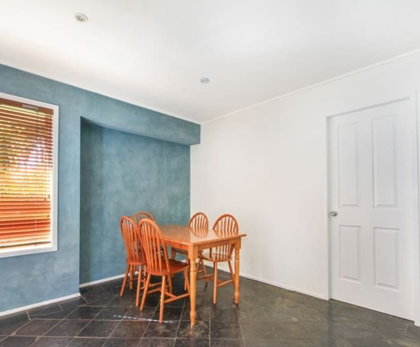 Room for Rent in Mount Ousley, Wollongong 350, Fu...