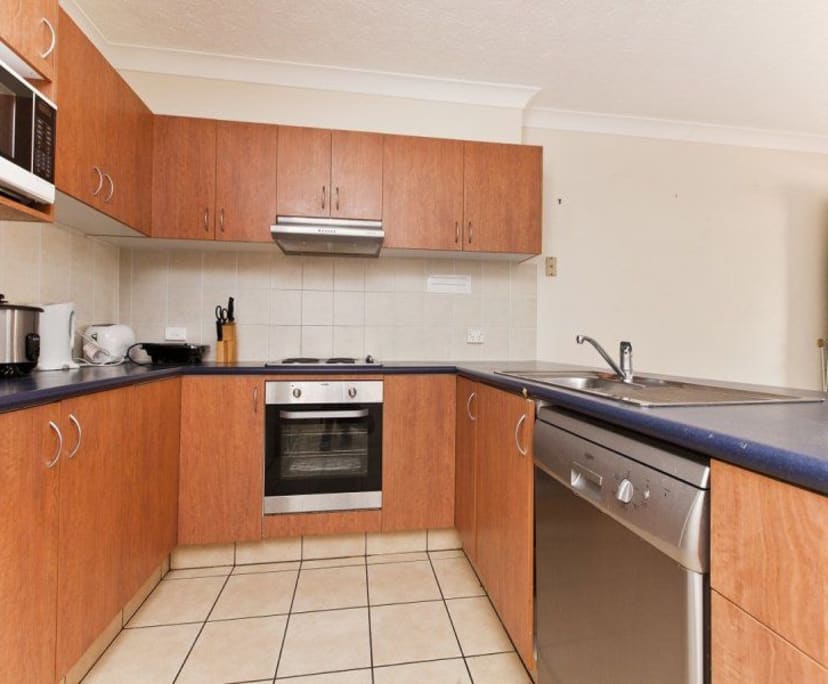 $270, Student-accommodation, 3 bathrooms, Ashmore QLD 4214