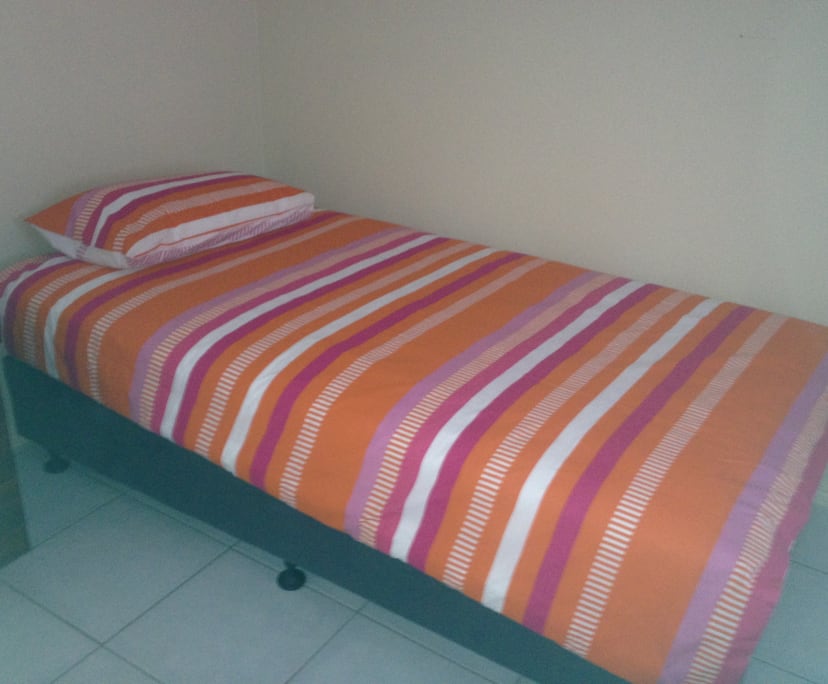 $330, Share-house, 4 bathrooms, Labrador QLD 4215