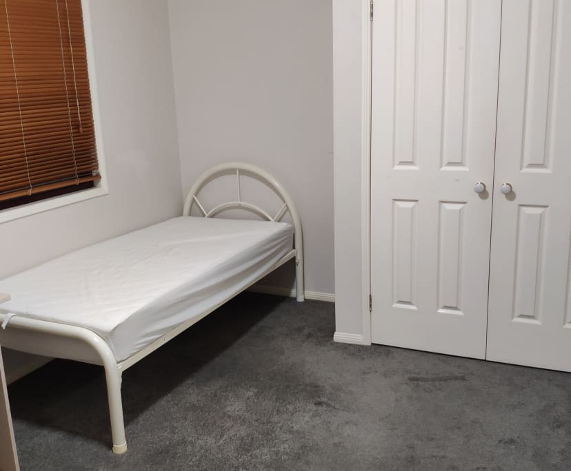 $300, Share-house, 5 bathrooms, Dutton Park QLD 4102