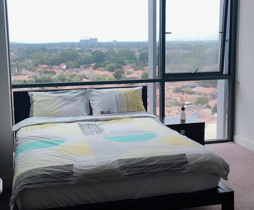 Furnished room in a flatshare