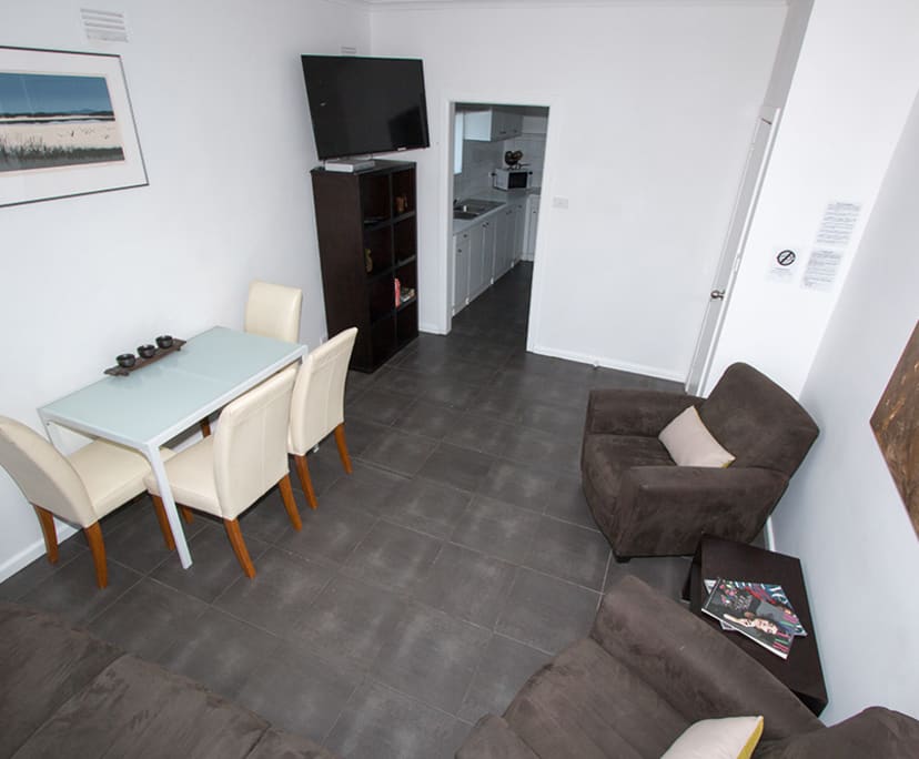 $1,750, Whole-property, 6 bathrooms, Balaclava VIC 3183