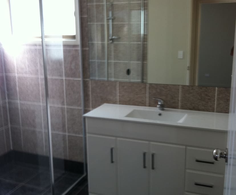 $270, Share-house, 6 bathrooms, Daisy Hill QLD 4127