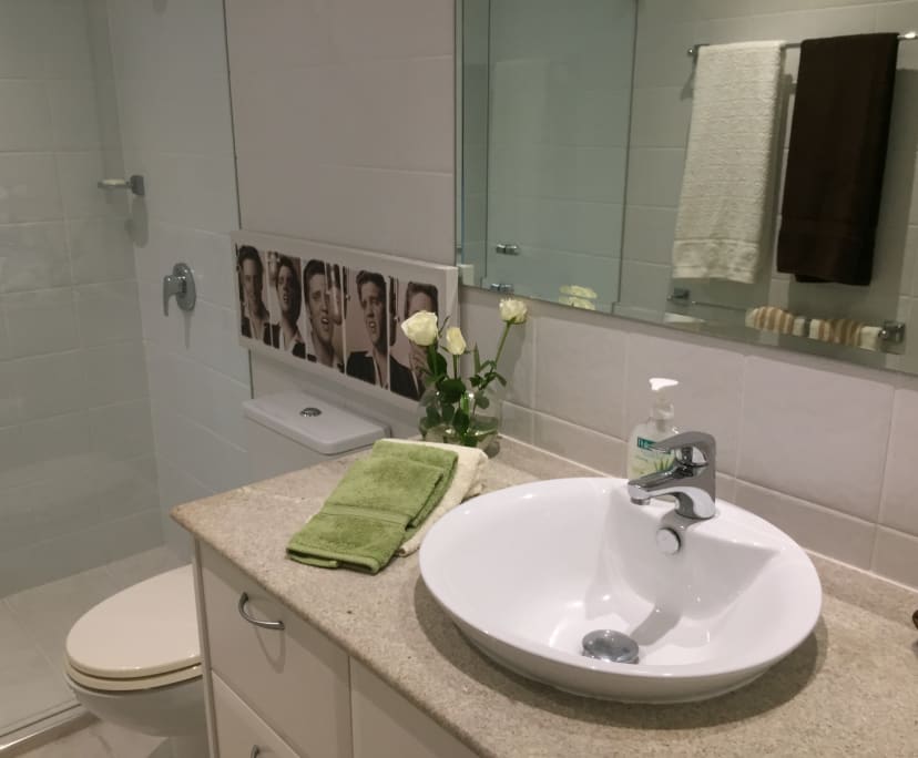 $400, Flatshare, 3 bathrooms, Hollywell QLD 4216