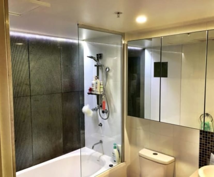 $295, Flatshare, 3 bathrooms, South Brisbane QLD 4101