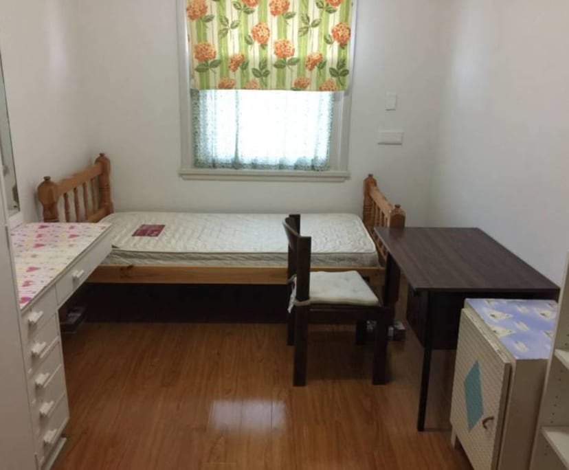 Room in a share house