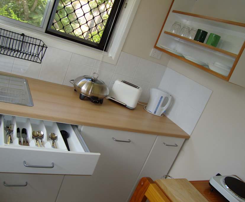 $300, Granny-flat, 1 bathroom, Yeronga QLD 4104