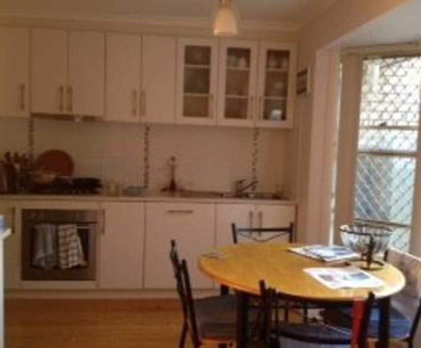Furnished room in a flatshare