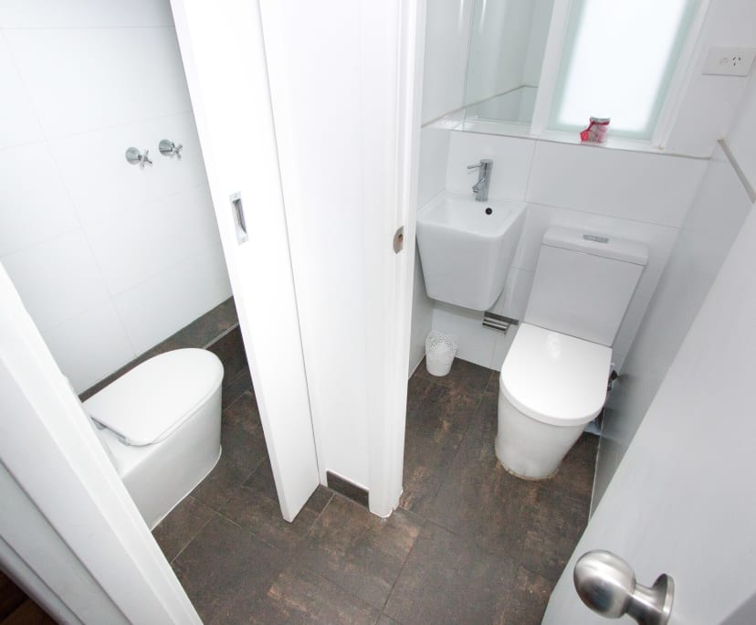 $950, Whole-property, 4 bathrooms, Balaclava VIC 3183