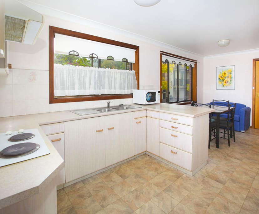$235, Share-house, 4 bathrooms, West Wollongong NSW 2500
