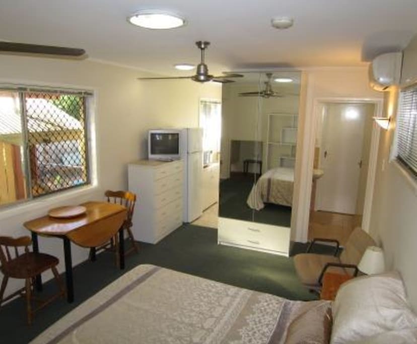 Whole property with 1 room for rent