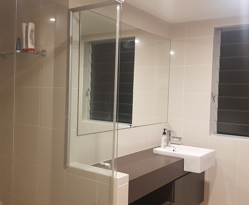 $250, Flatshare, 2 bathrooms, Indooroopilly QLD 4068