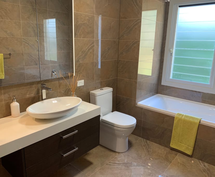 $380, Share-house, 4 bathrooms, Taringa QLD 4068