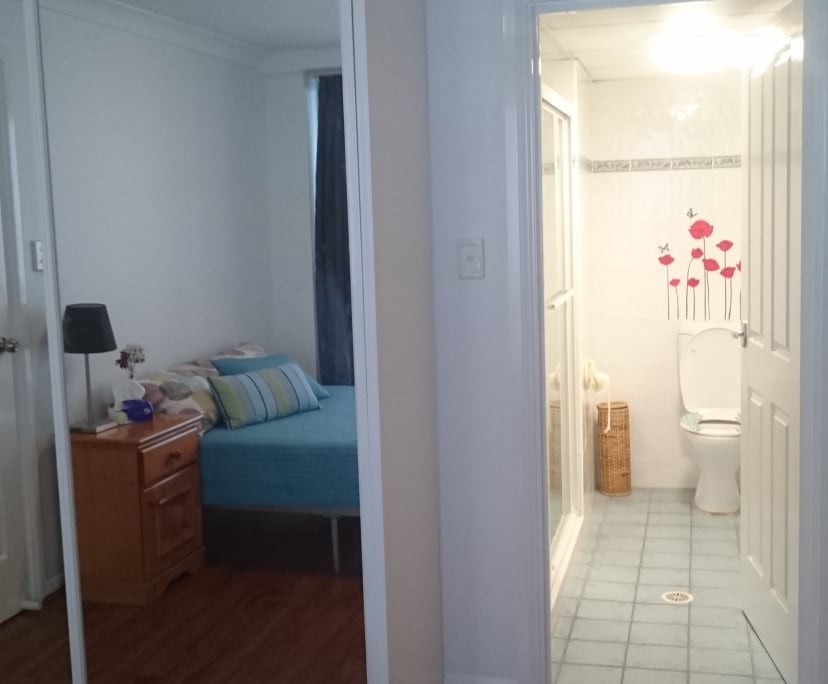 Furnished room with ensuite in a flatshare