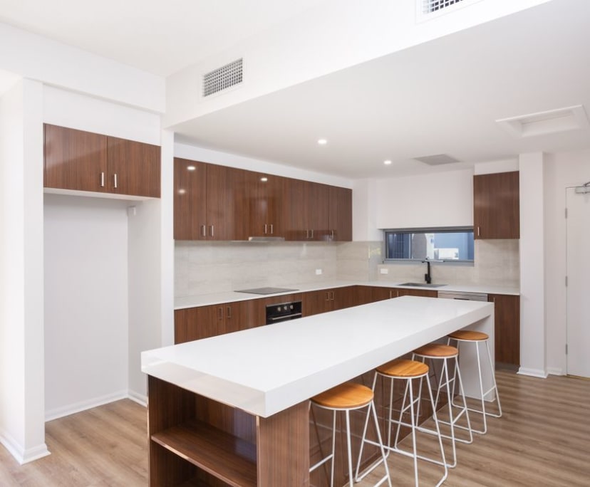 $215, Flatshare, 3 bathrooms, Burleigh Heads QLD 4220