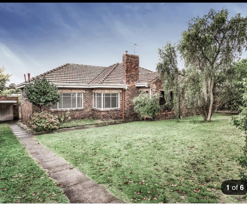 Furnished room in a share house