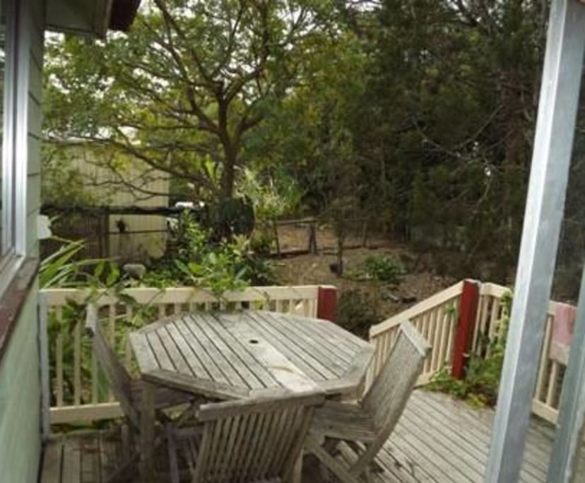 Whole property with 1 room for rent