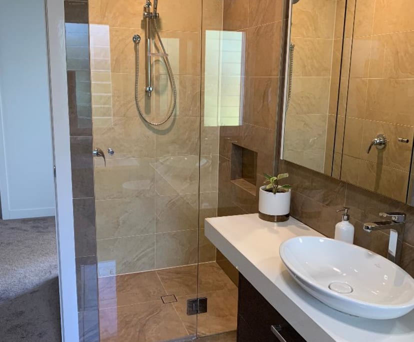 $390, Share-house, 4 bathrooms, Taringa QLD 4068