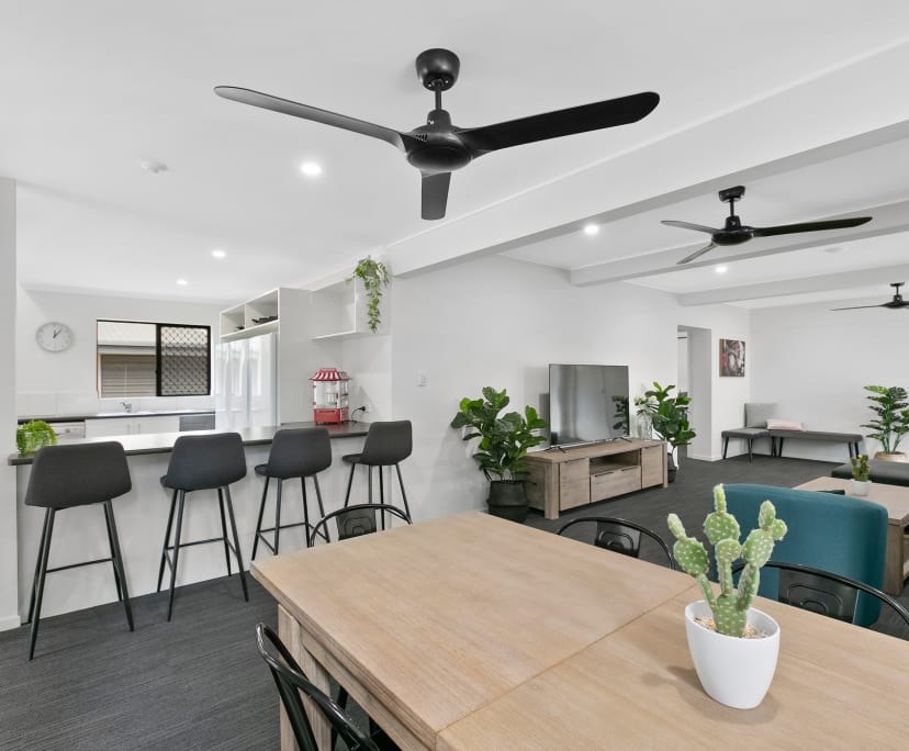 Room for Rent in Parramatta Park, Cairns 399, Fur...