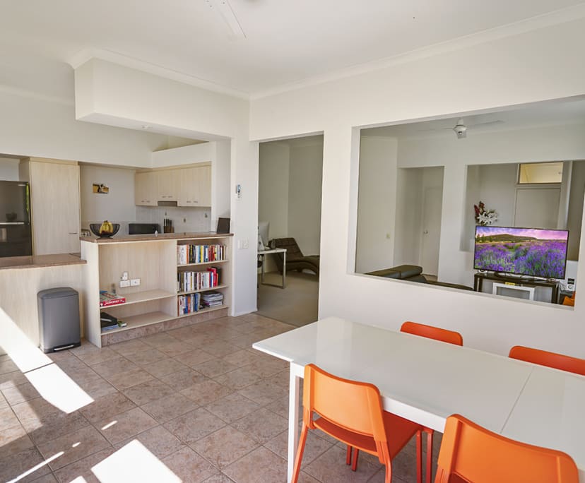 $350, Share-house, 4 bathrooms, Varsity Lakes QLD 4227