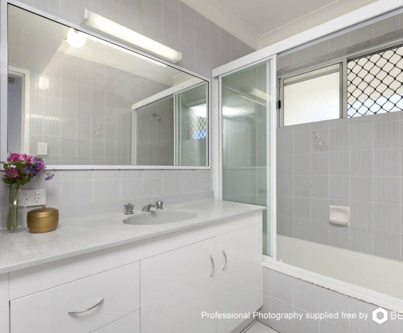 $275, Flatshare, 2 bathrooms, Highgate Hill QLD 4101