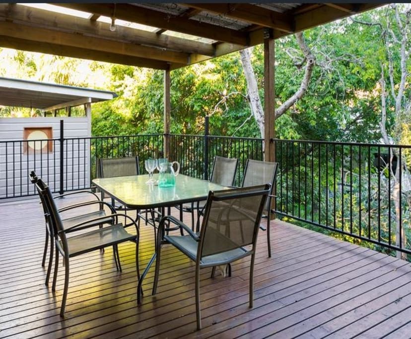 Room for Rent in Kelvin Grove, Brisbane 250, Furn...