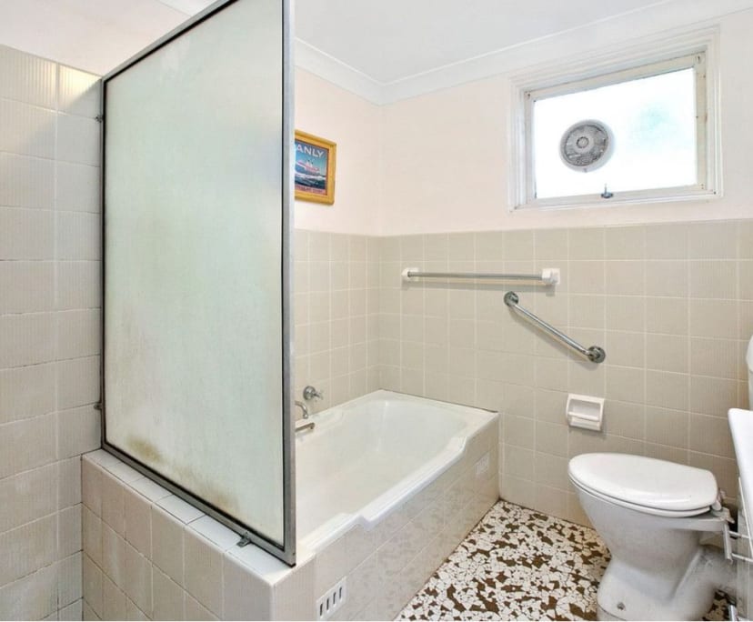 $700, Whole-property, 2 bathrooms, Fairlight NSW 2094