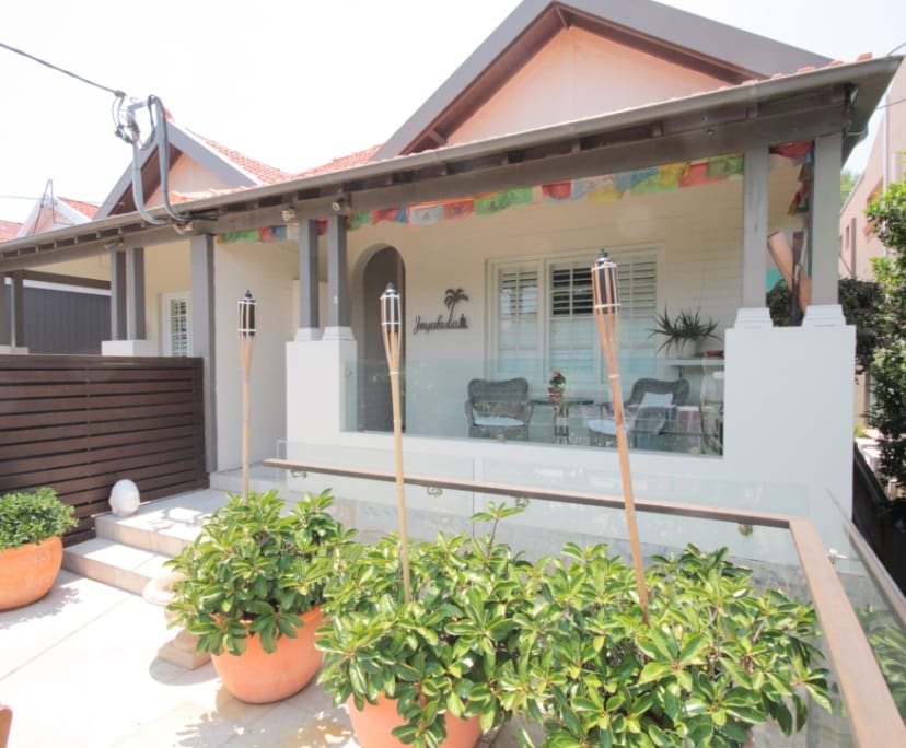 Furnished room in a share house