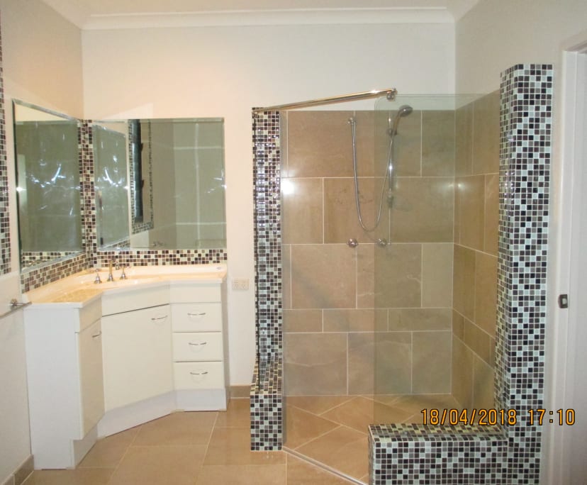 $350, Share-house, 4 bathrooms, Paddington QLD 4064