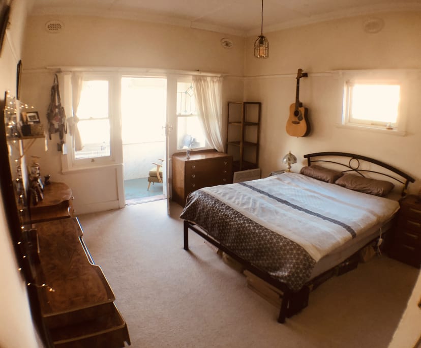 Furnished room in a flatshare