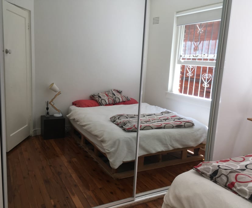 Furnished room in a flatshare