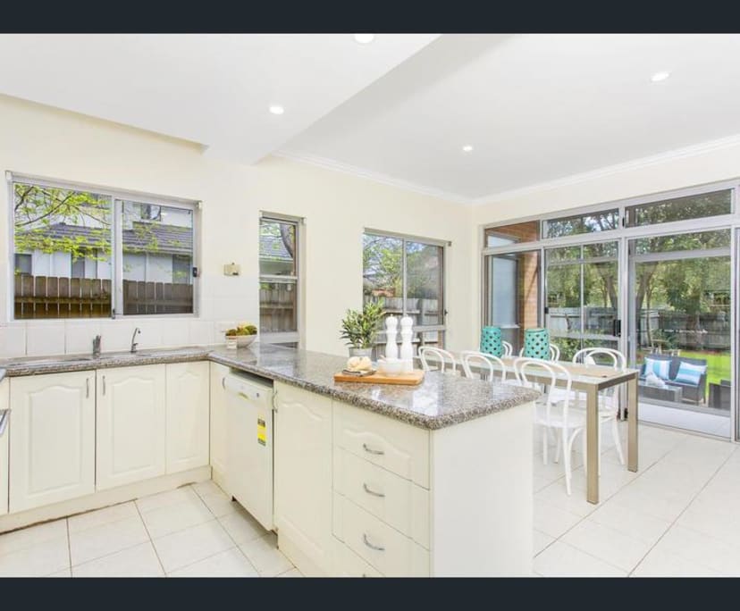 Room for Rent in Chatswood, Sydney 350, Flexible