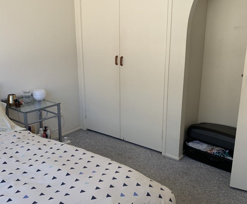 Furnished room in a flatshare